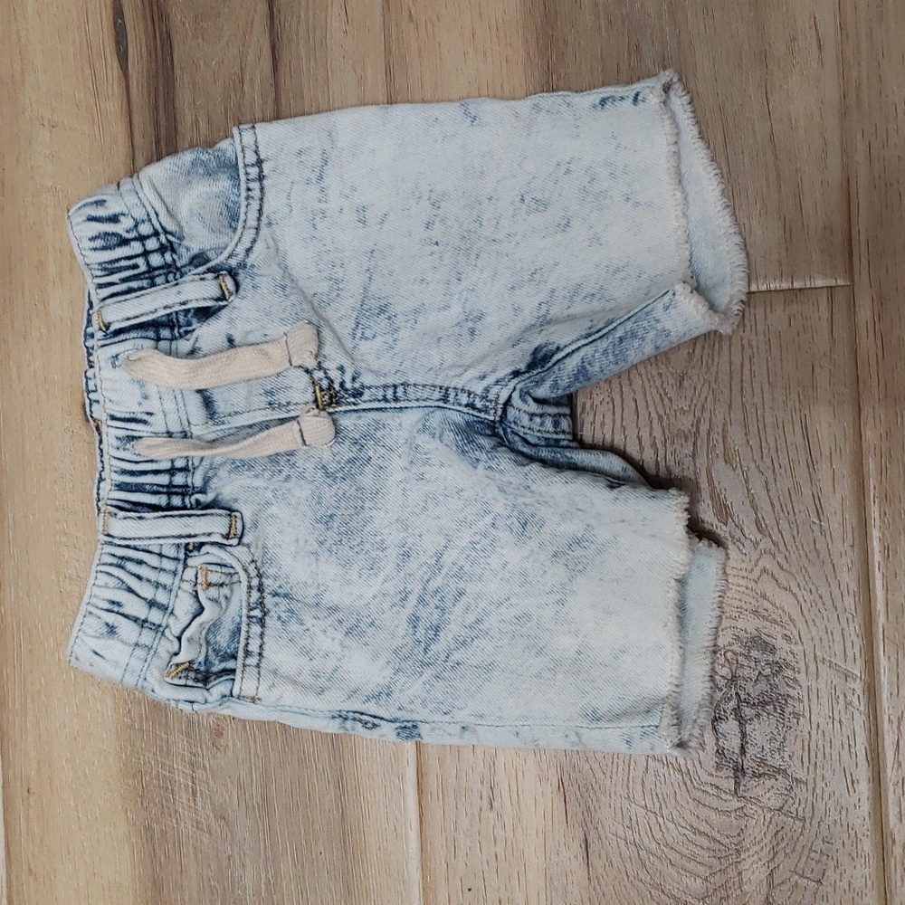 Toddler Gap White Washed Frayed Edge Jean Shorts Size 12-18 Months